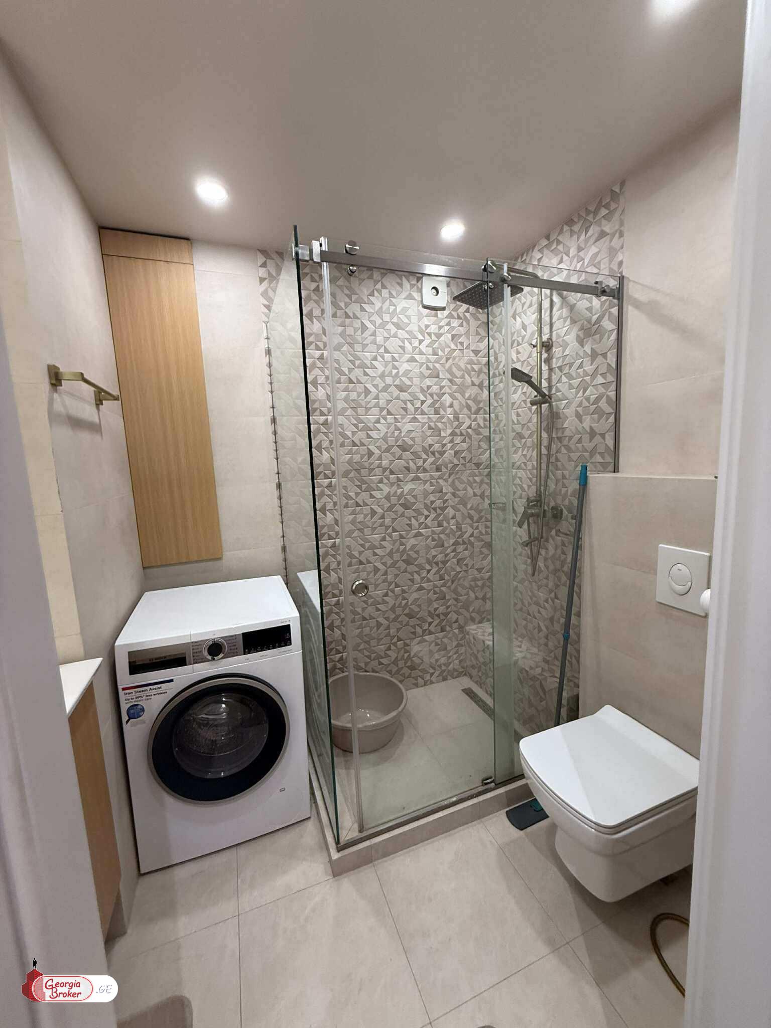 იყიდება ახალი გარემონტებული 2 ოთახიანი ბინა