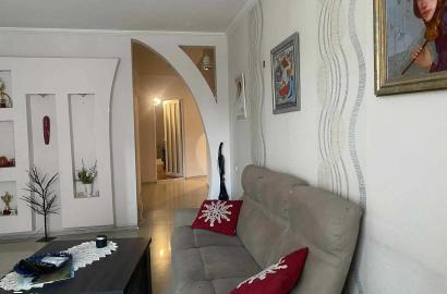 იყიდება ახალი გარემონტებული 4 ოთახიანი ბინა