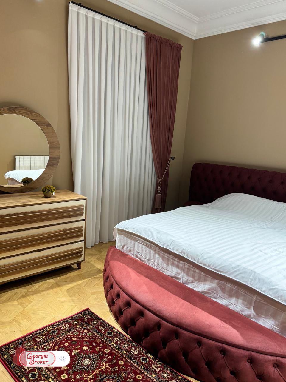 продается квартира с новым ремонтом 5-комнат