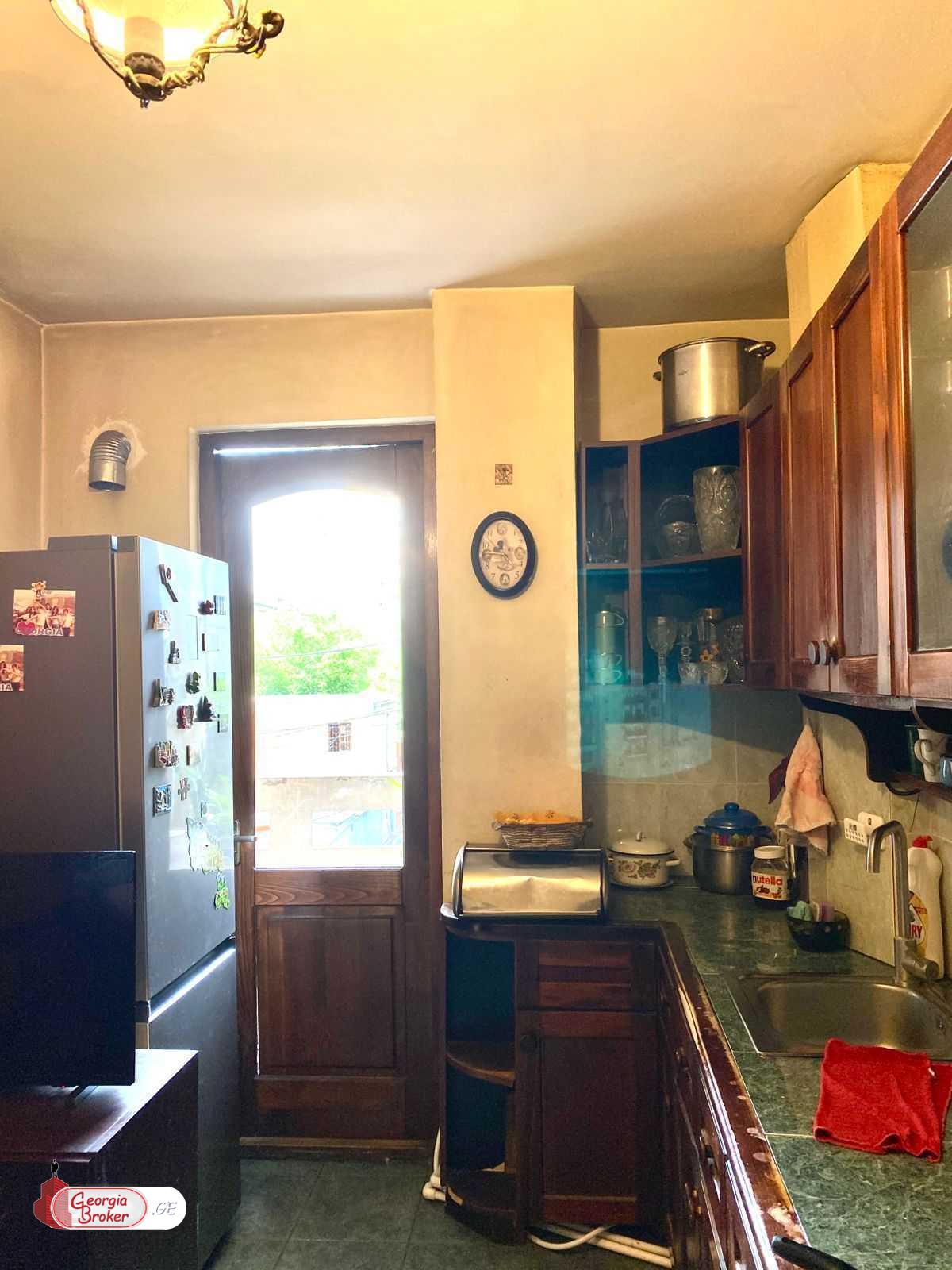 იყიდება ახალი გარემონტებული 3 ოთახიანი ბინა