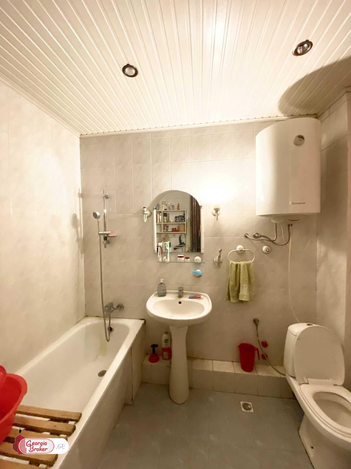 იყიდება ახალი გარემონტებული 3 ოთახიანი ბინა