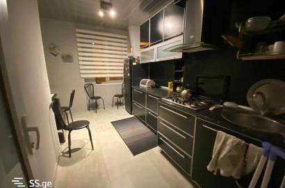 იყიდება ახალი გარემონტებული 4 ოთახიანი ბინა