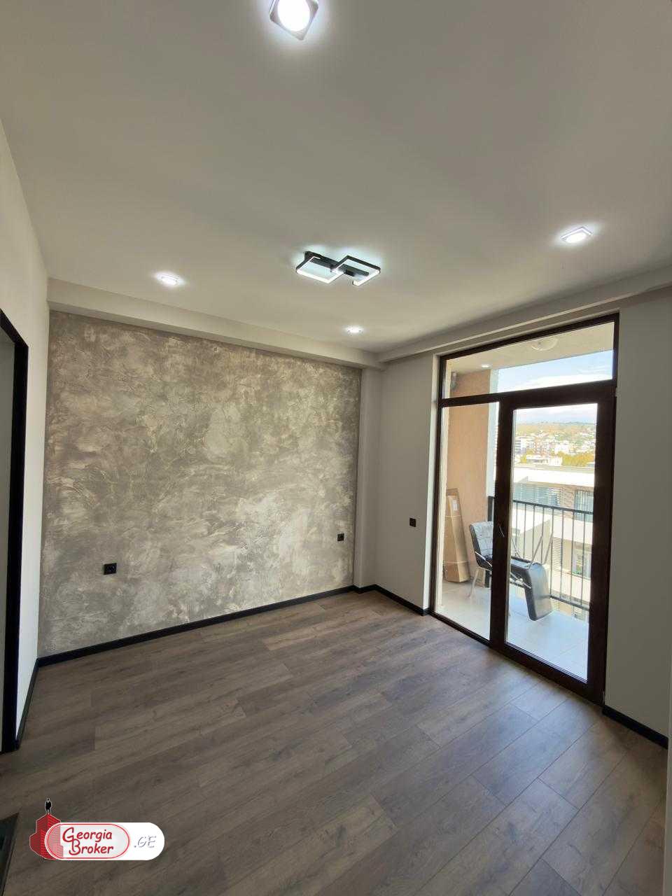 nearly repaired 3-room apartment for sale