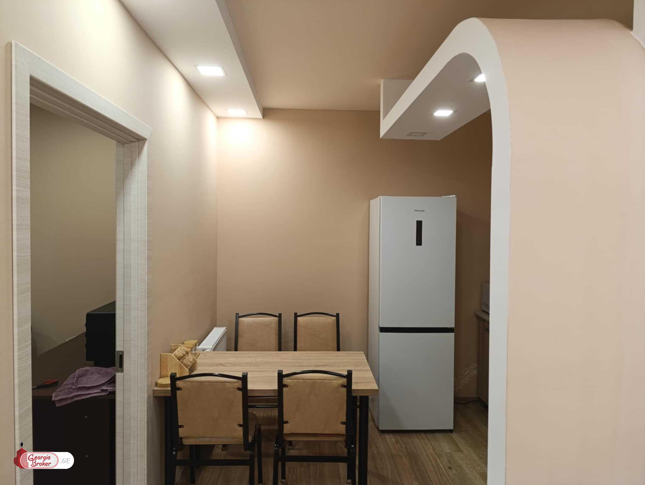 продается квартира с новым ремонтом 3-комнаты