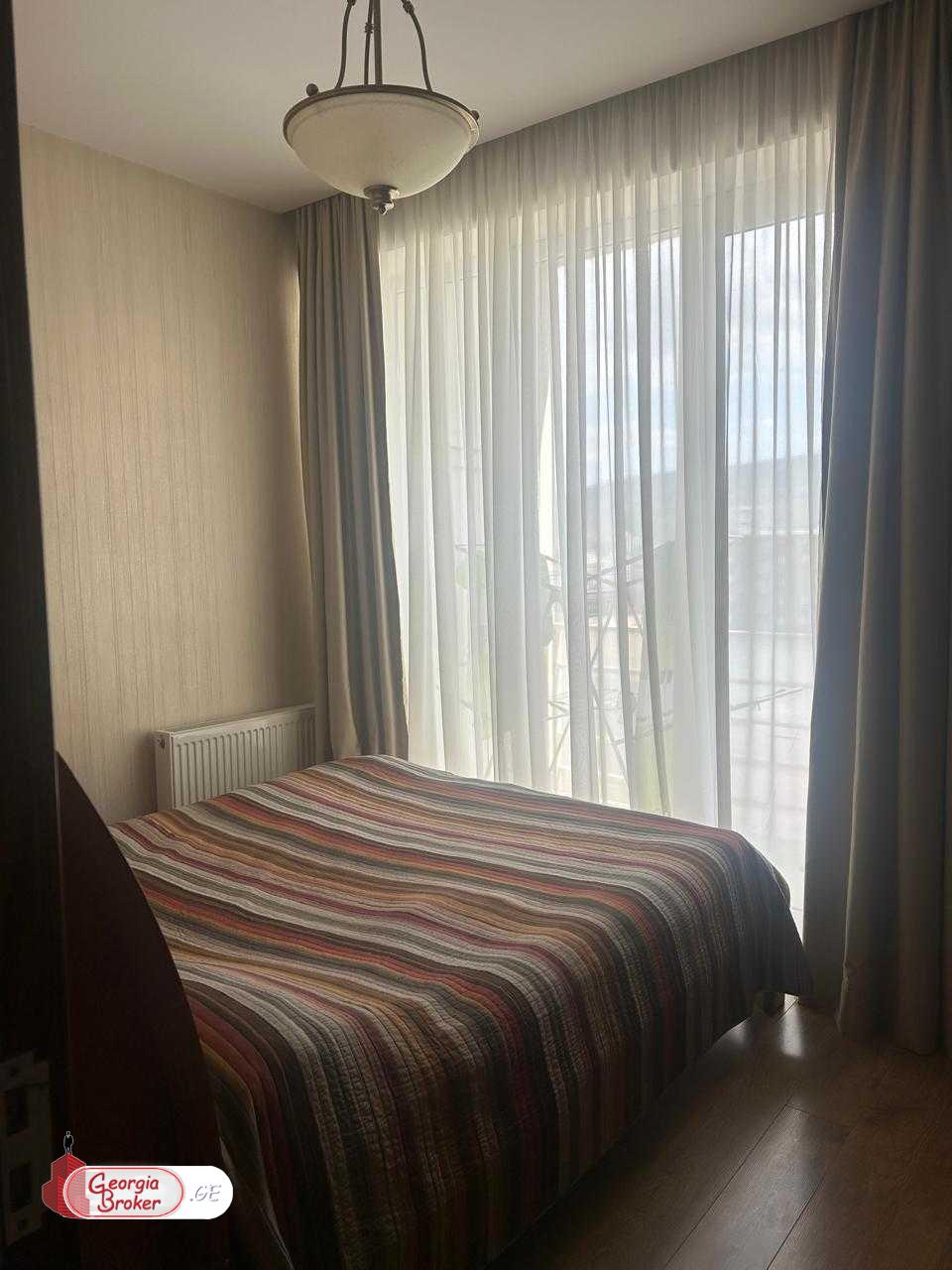 продается квартира с новым ремонтом 3-комнаты