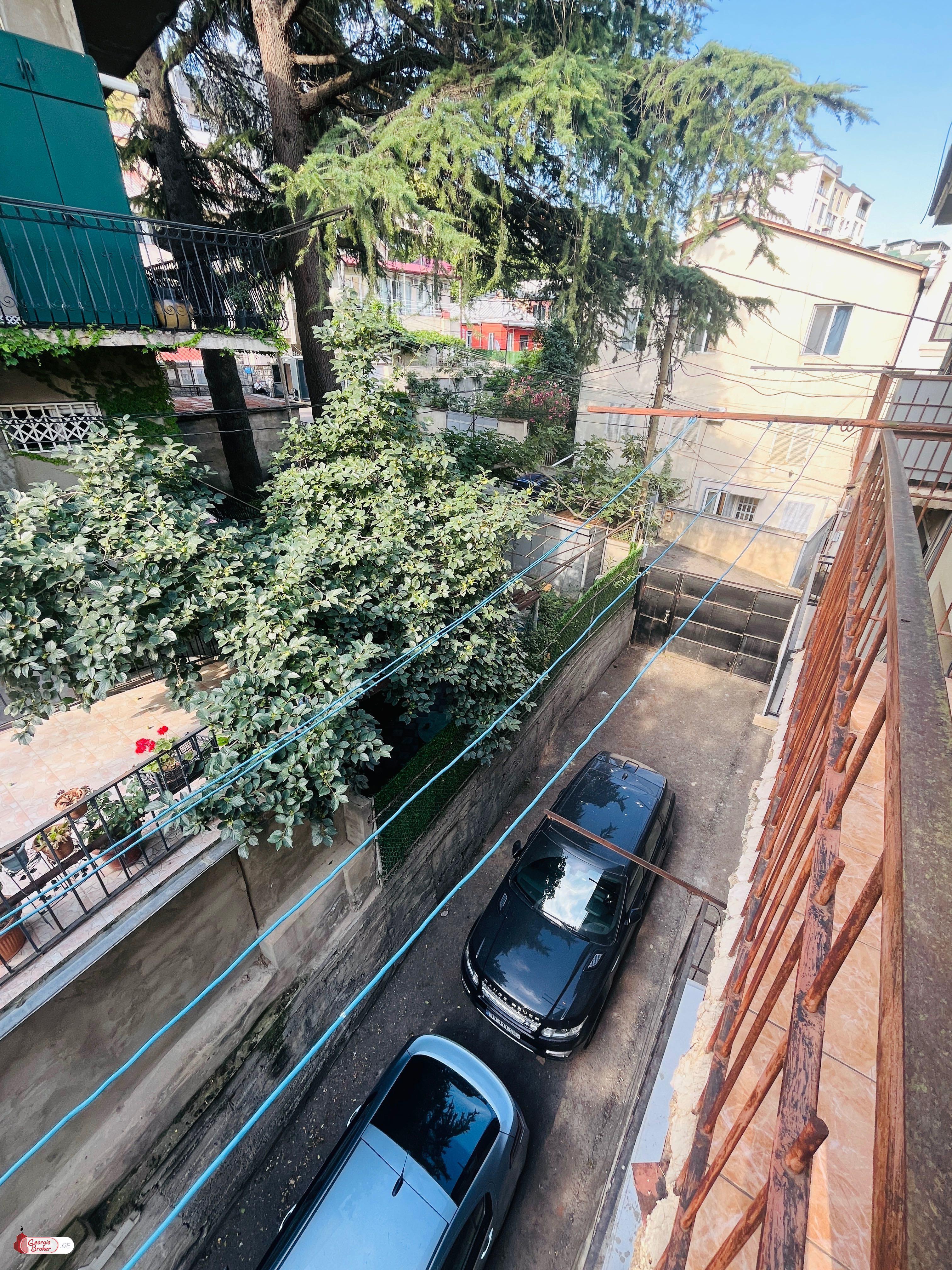 იყიდება ახალი გარემონტებული 4 ოთახიანი ბინა