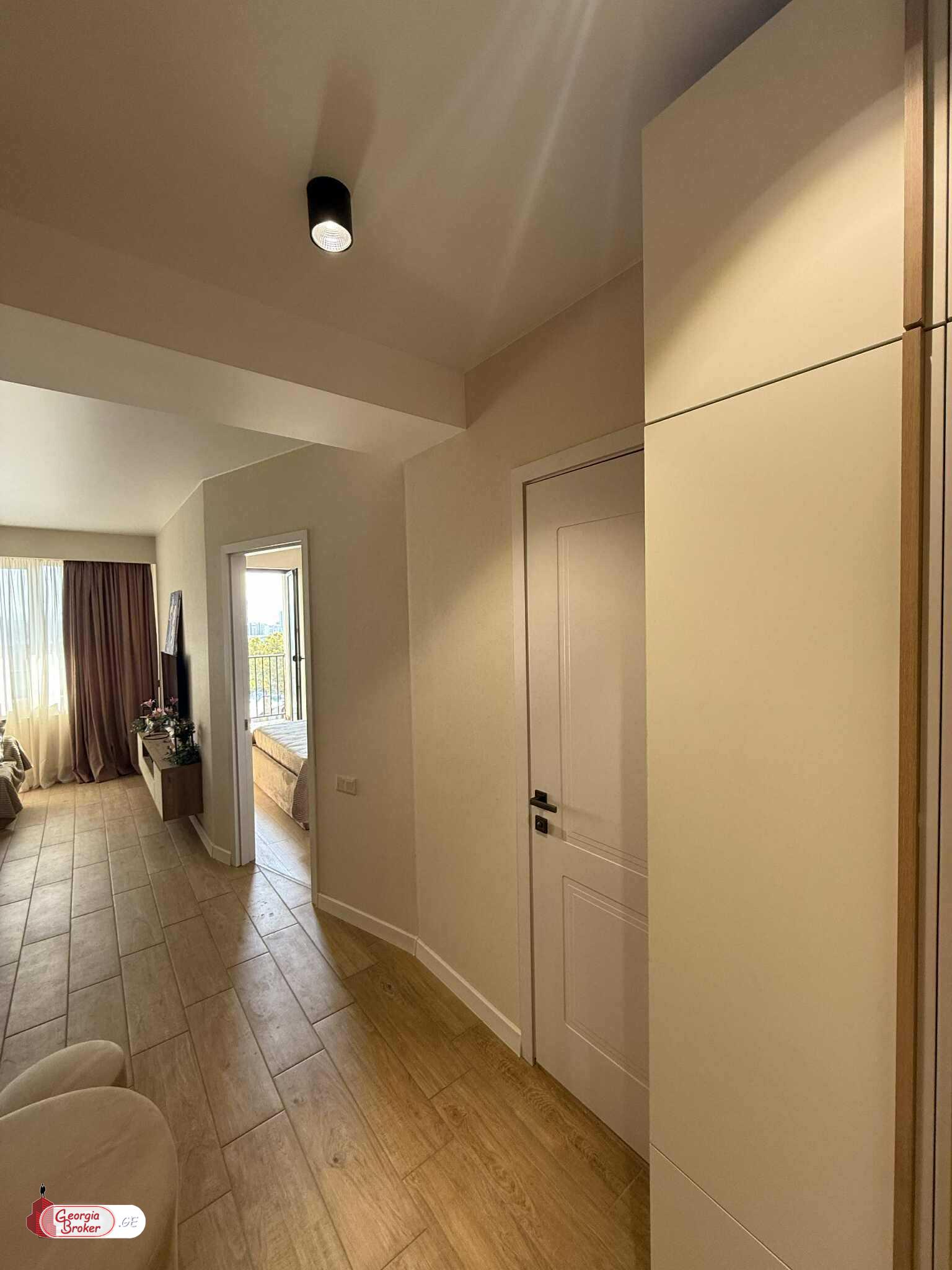 იყიდება ახალი გარემონტებული 2 ოთახიანი ბინა