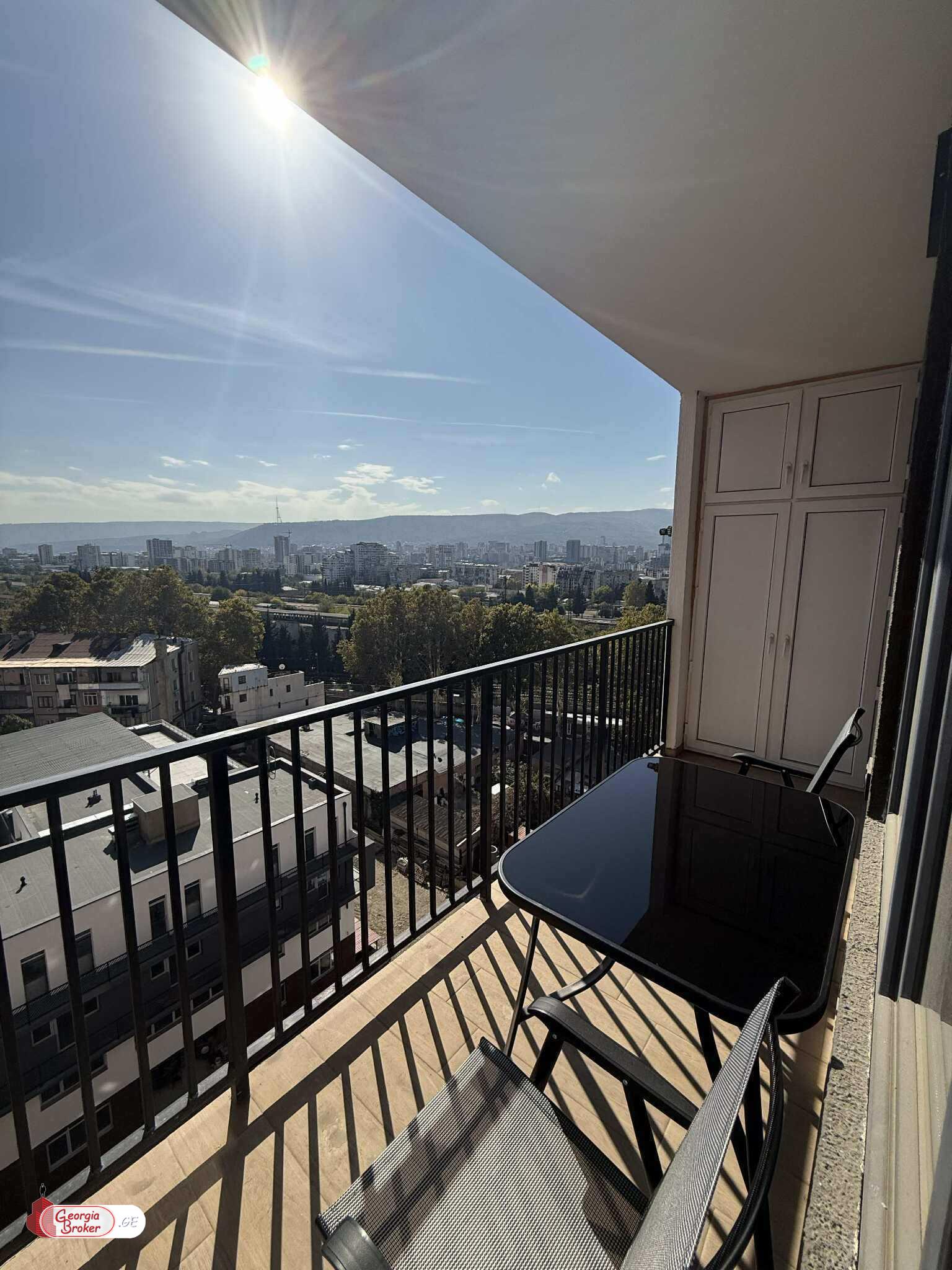 იყიდება ახალი გარემონტებული 2 ოთახიანი ბინა