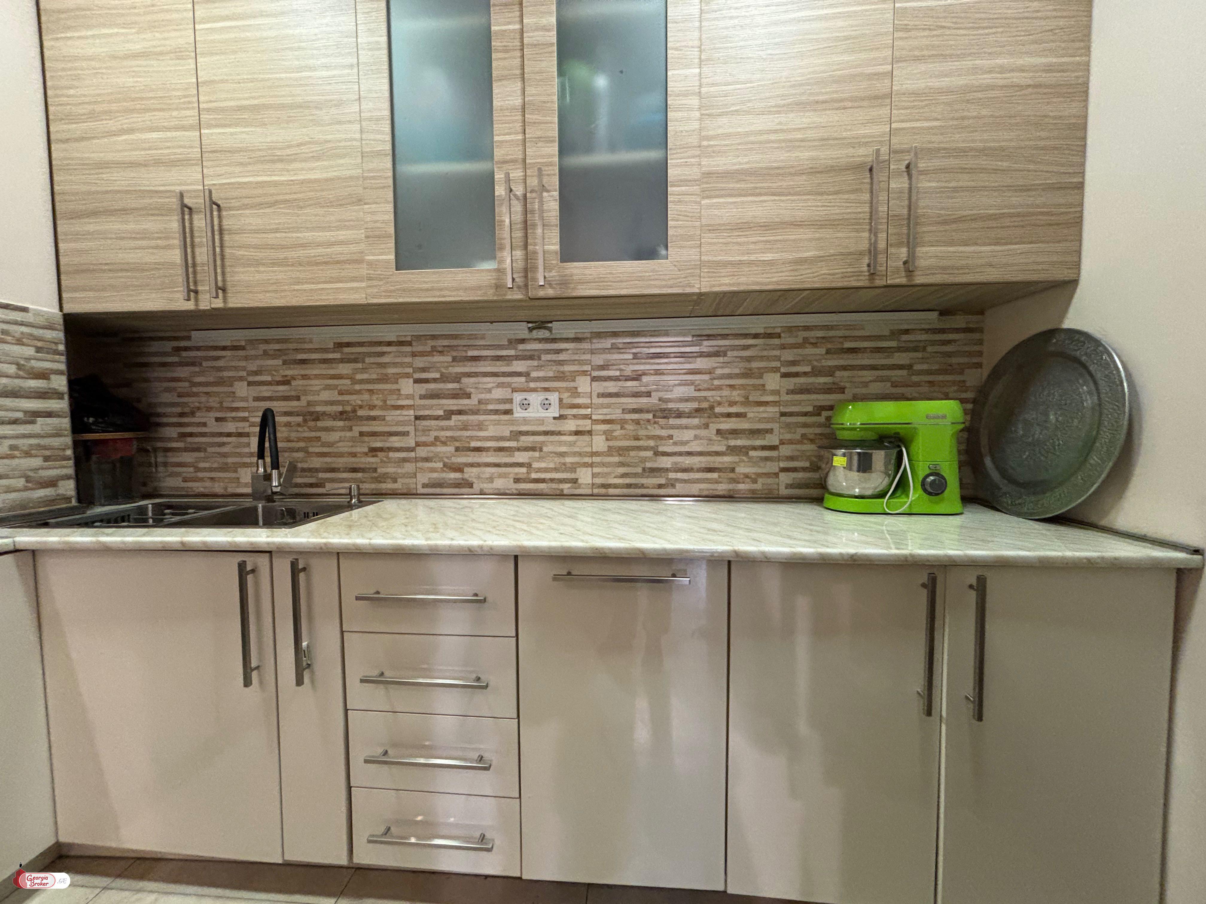 продается квартира с новым ремонтом 2-комнаты