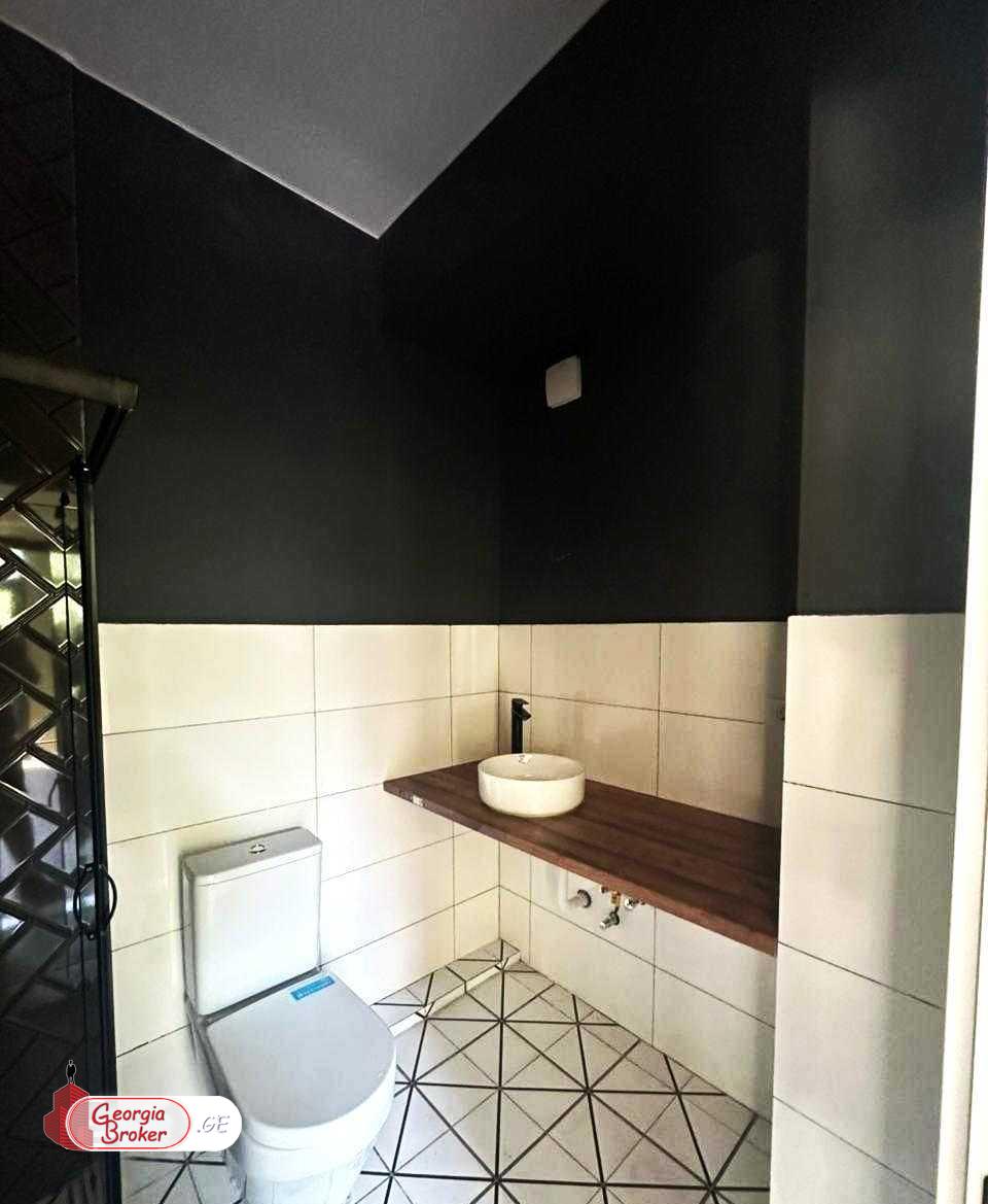 იყიდება ახალი გარემონტებული 3 ოთახიანი ბინა