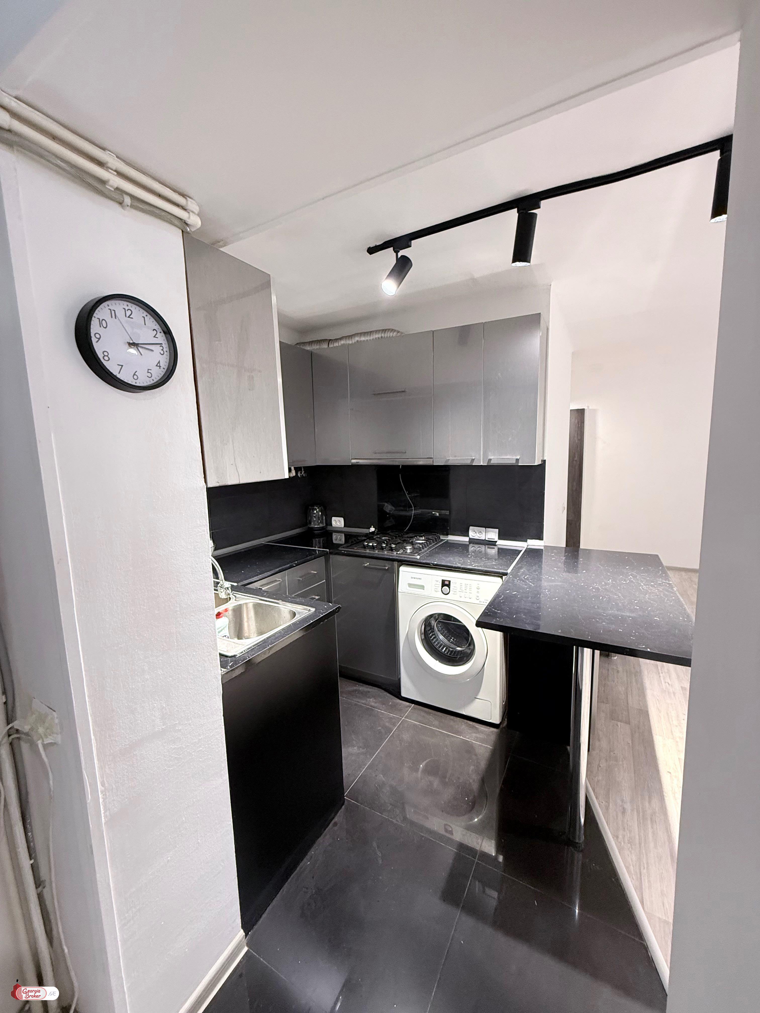 продается дом с новым ремонтом 2-комнаты