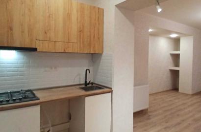 იყიდება ახალი გარემონტებული 2 ოთახიანი ბინა