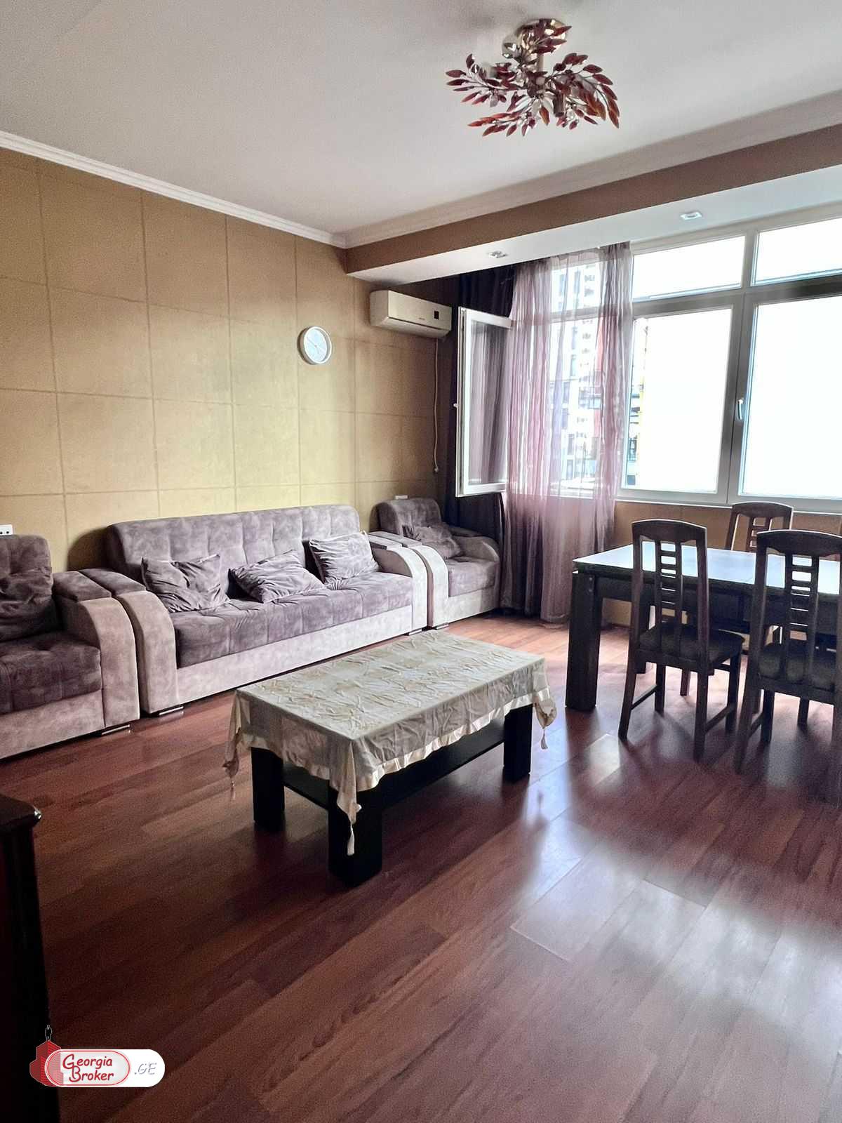 продается квартира с новым ремонтом 3-комнаты