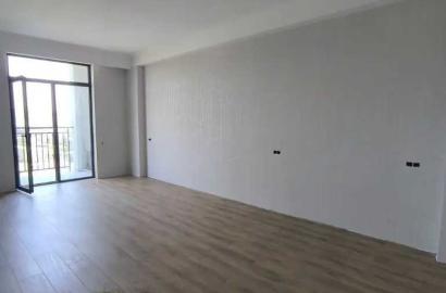 продается квартира с новым ремонтом 3-комнаты