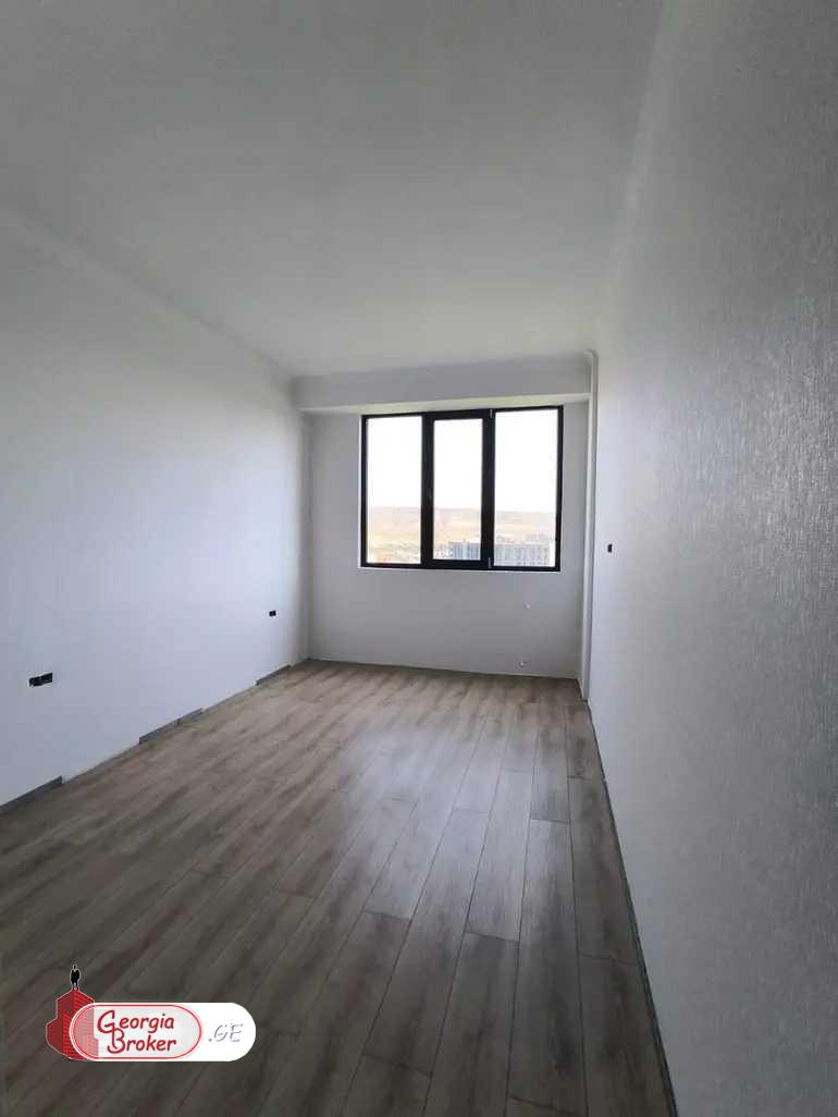 nearly repaired 3-room apartment for sale