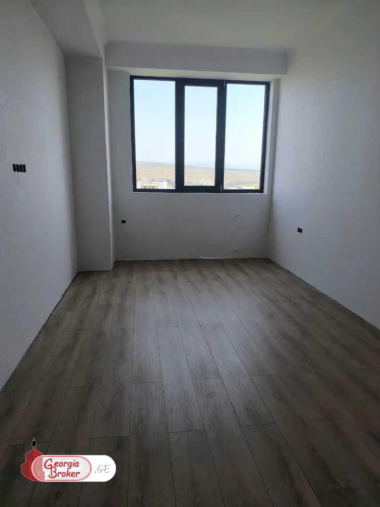 nearly repaired 3-room apartment for sale