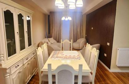 продается квартира с новым ремонтом 3-комнаты