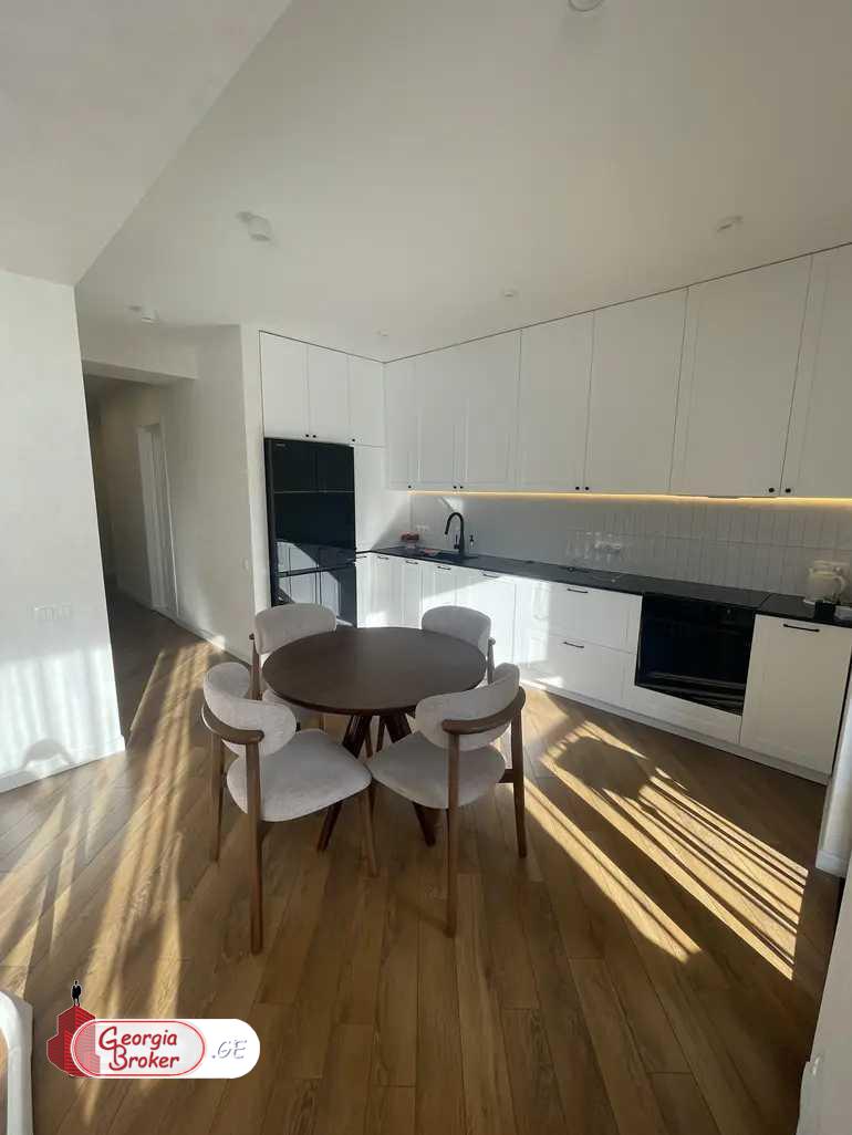 nearly repaired 3-room apartment for sale