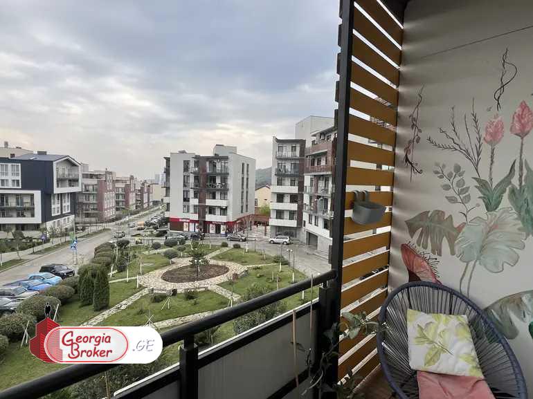 продается квартира с новым ремонтом 3-комнаты