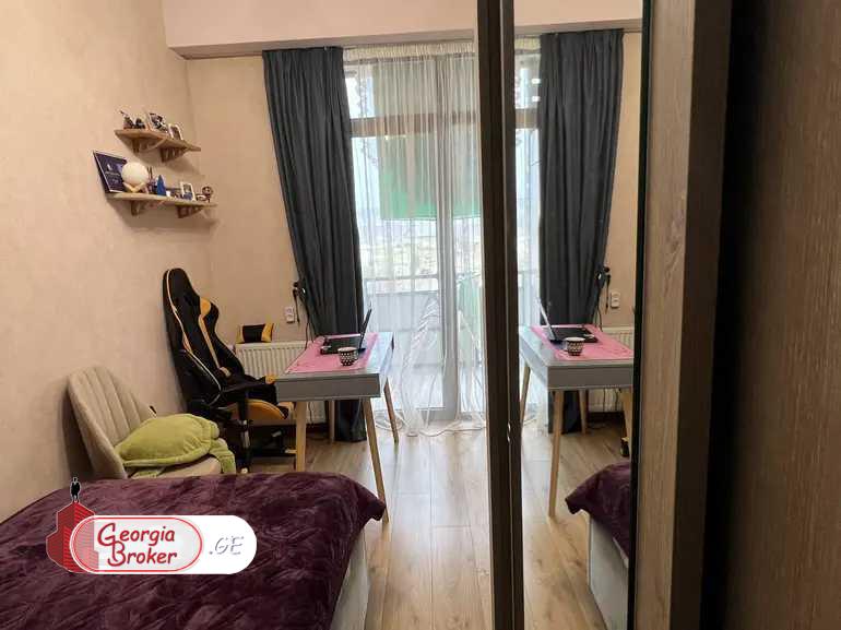 продается квартира с новым ремонтом 3-комнаты