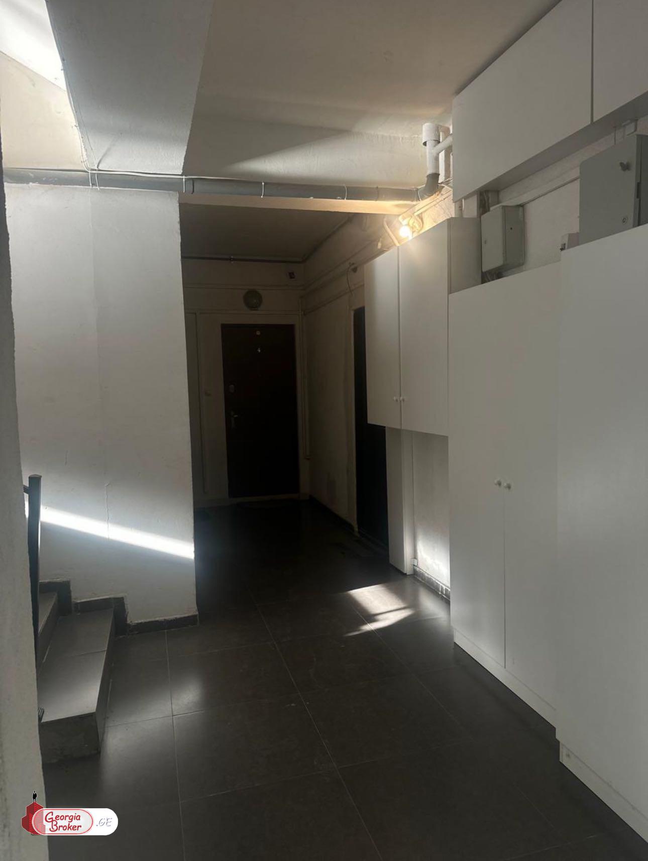 იყიდება ახალი გარემონტებული 3 ოთახიანი ბინა