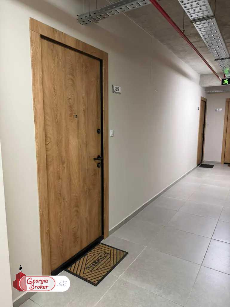 продается квартира с новым ремонтом 3-комнаты