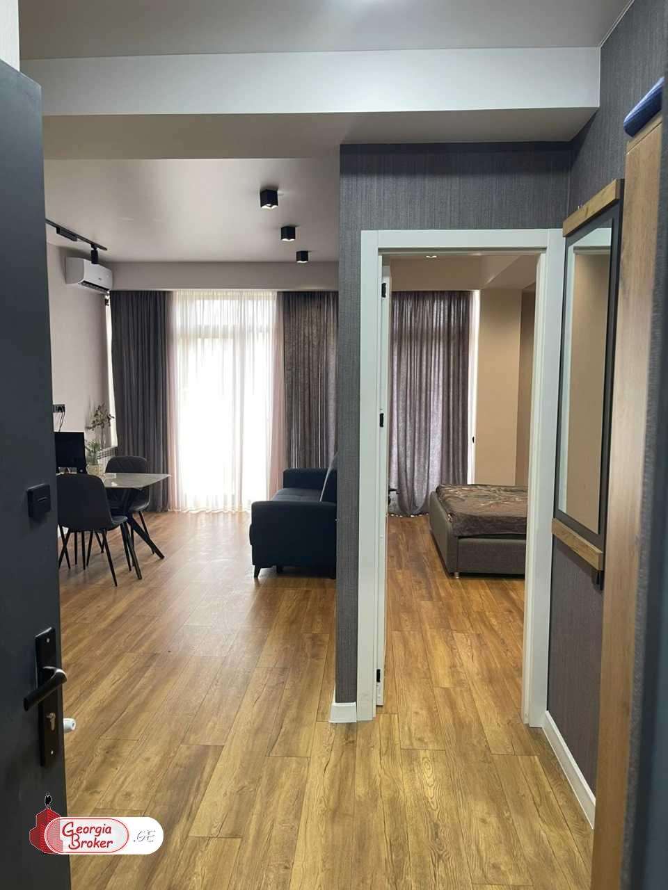 продается квартира с новым ремонтом 2-комнаты