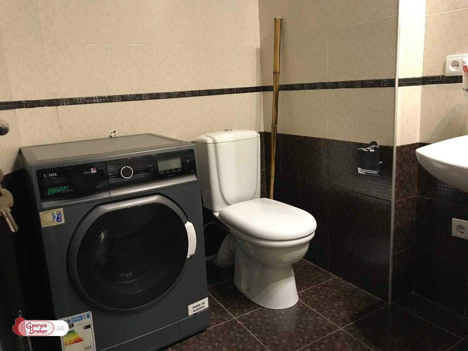 продается квартира с новым ремонтом 4-комнаты