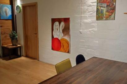 продается квартира с новым ремонтом 3-комнаты