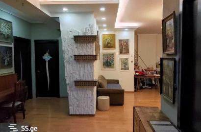 продается квартира с новым ремонтом 5-комнат