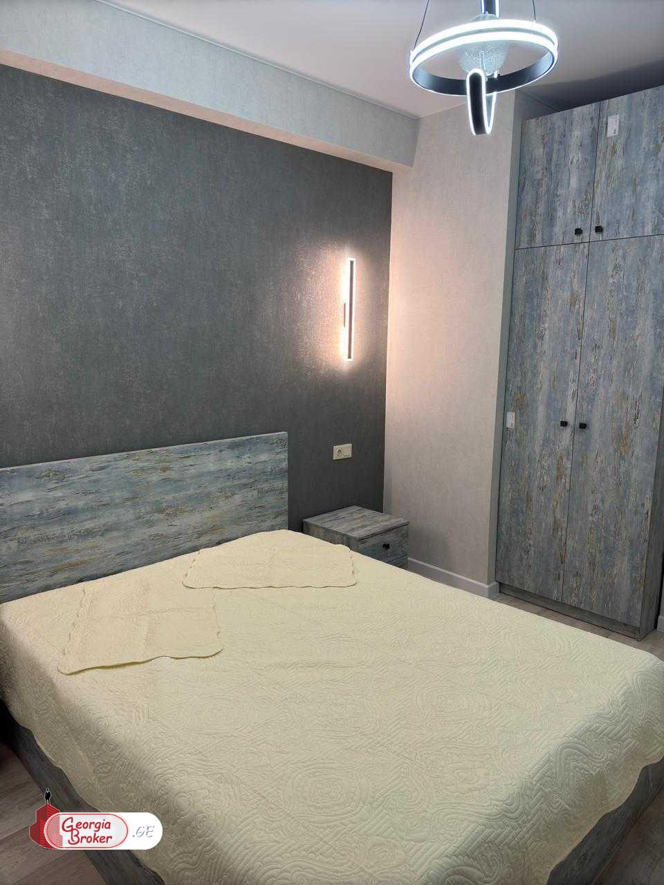 продается квартира с новым ремонтом 3-комнаты