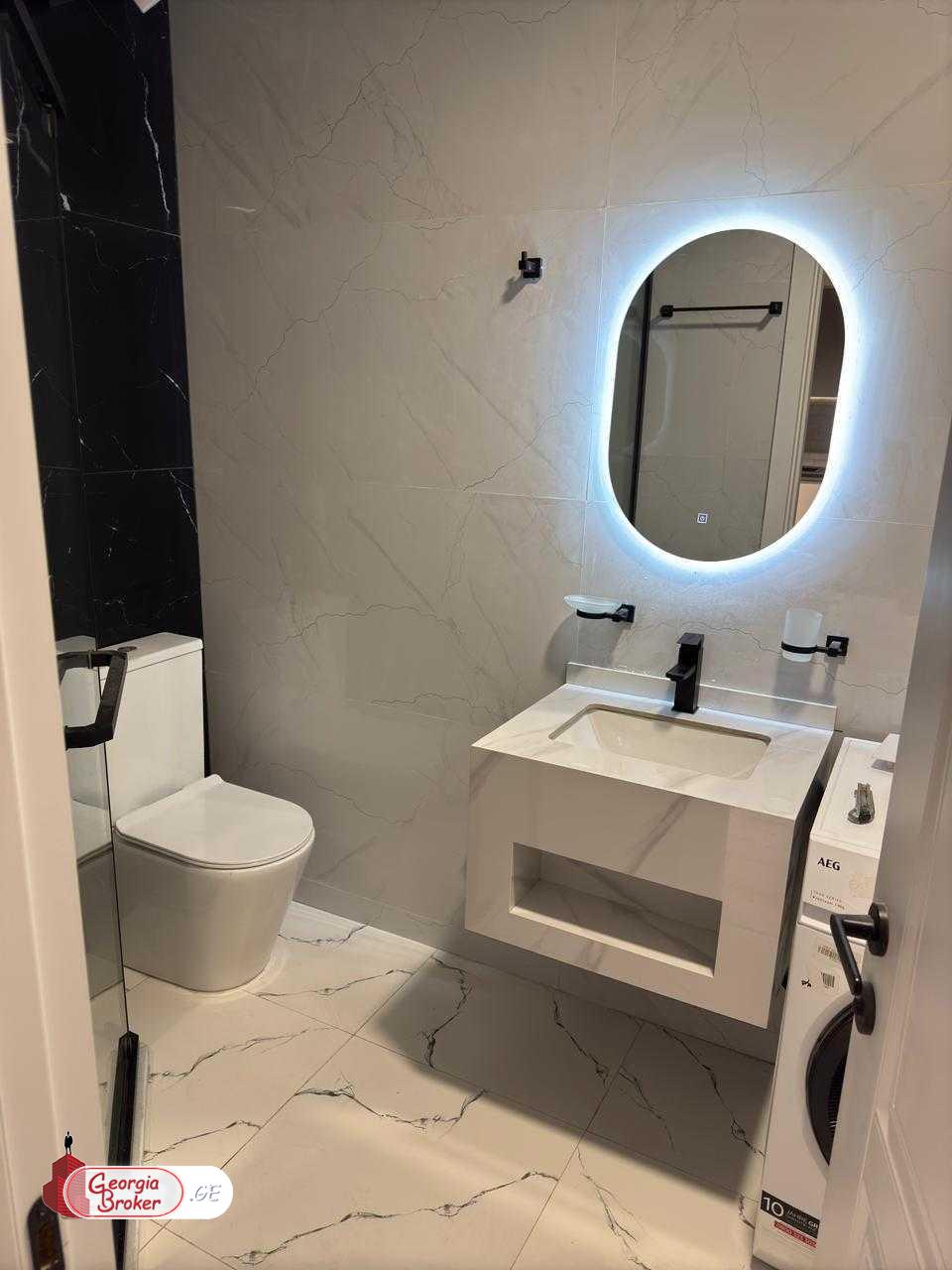 продается квартира с новым ремонтом 3-комнаты