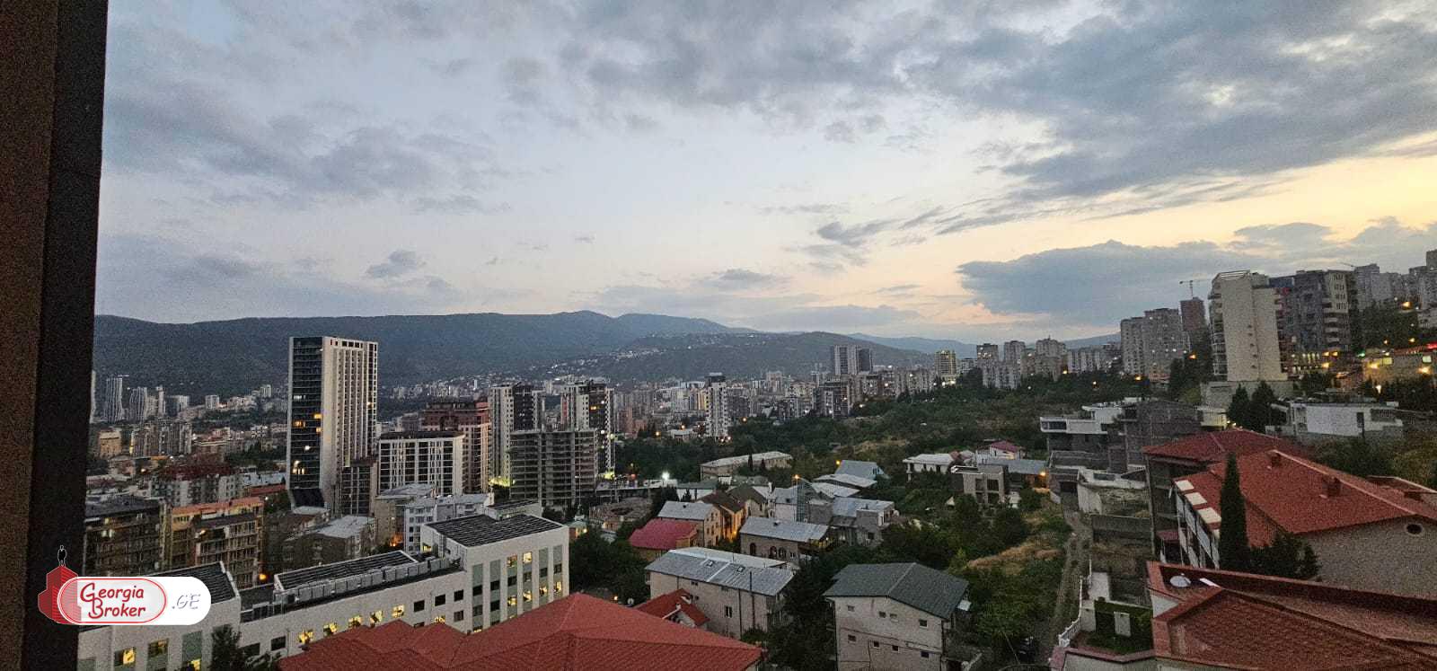 продается квартира с новым ремонтом 3-комнаты