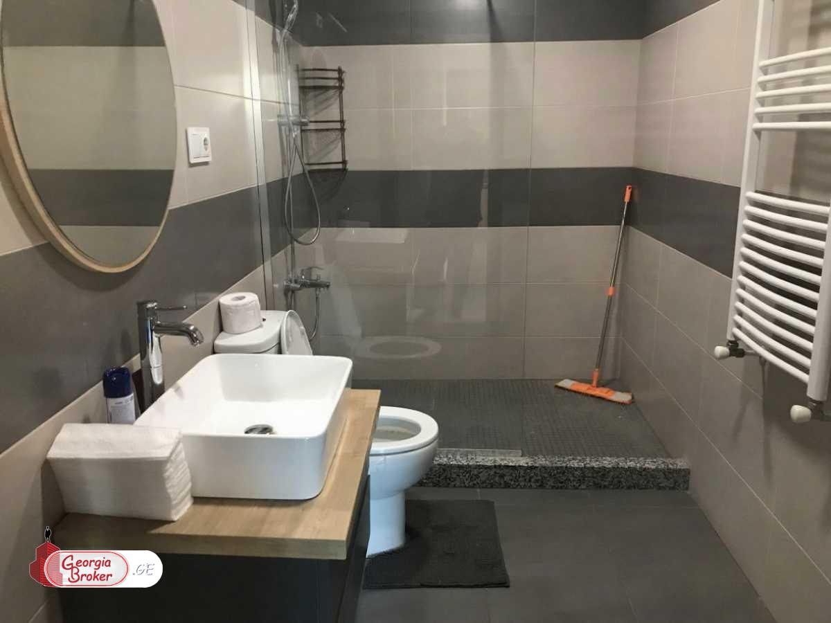 nearly repaired 5-room apartment for sale