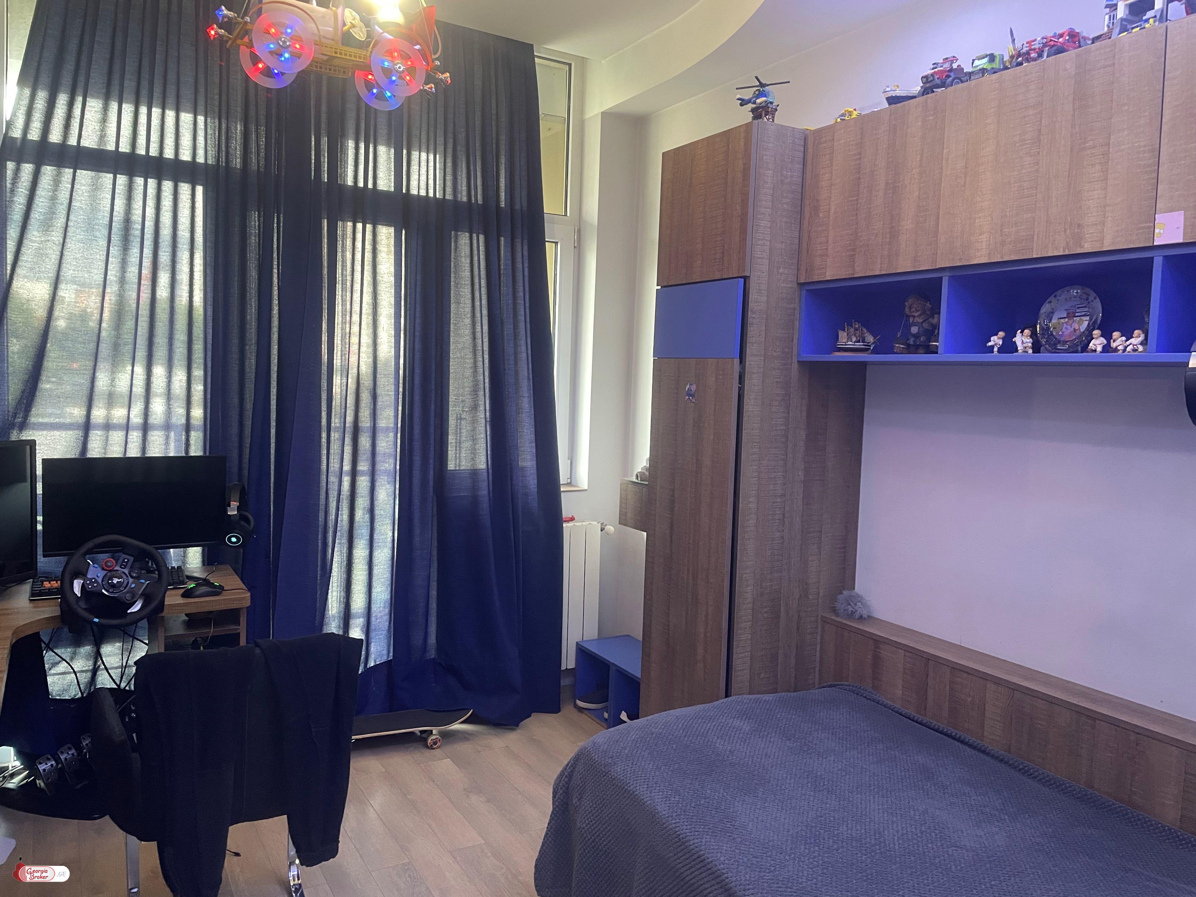 nearly repaired 4-room apartment for sale