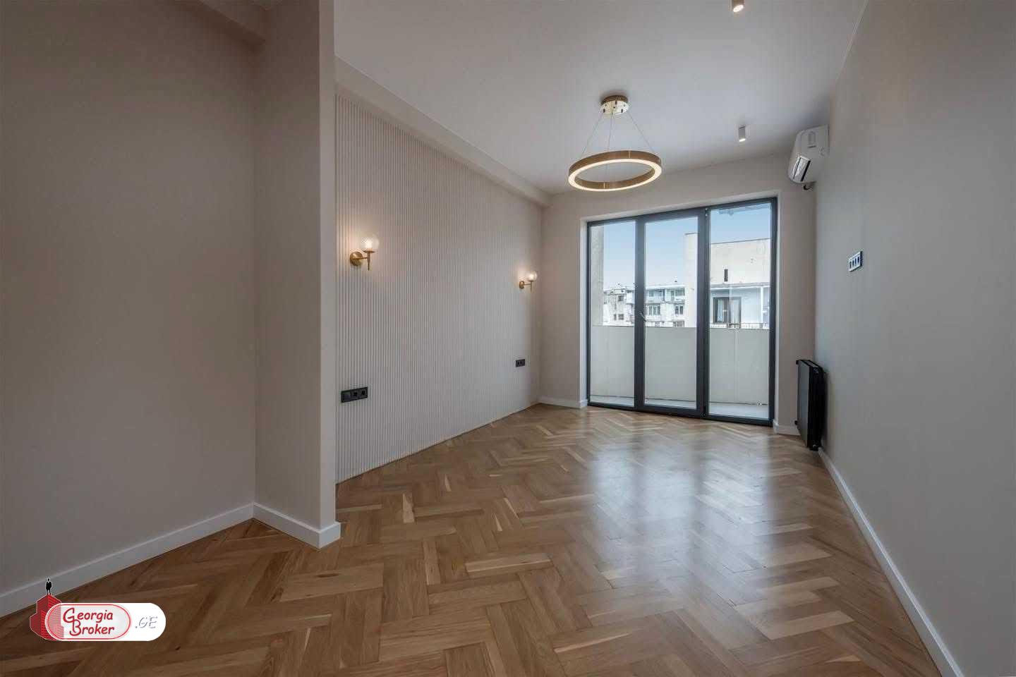 იყიდება ახალი გარემონტებული 5 ოთახიანი ბინა