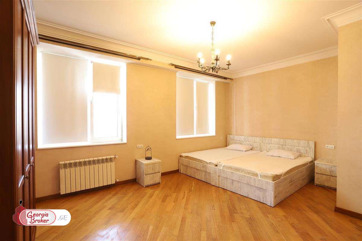 nearly repaired 6-room apartment for sale