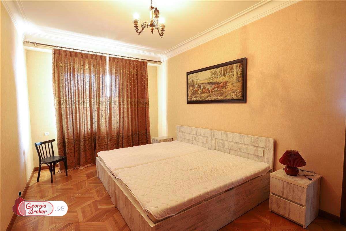 nearly repaired 6-room apartment for sale