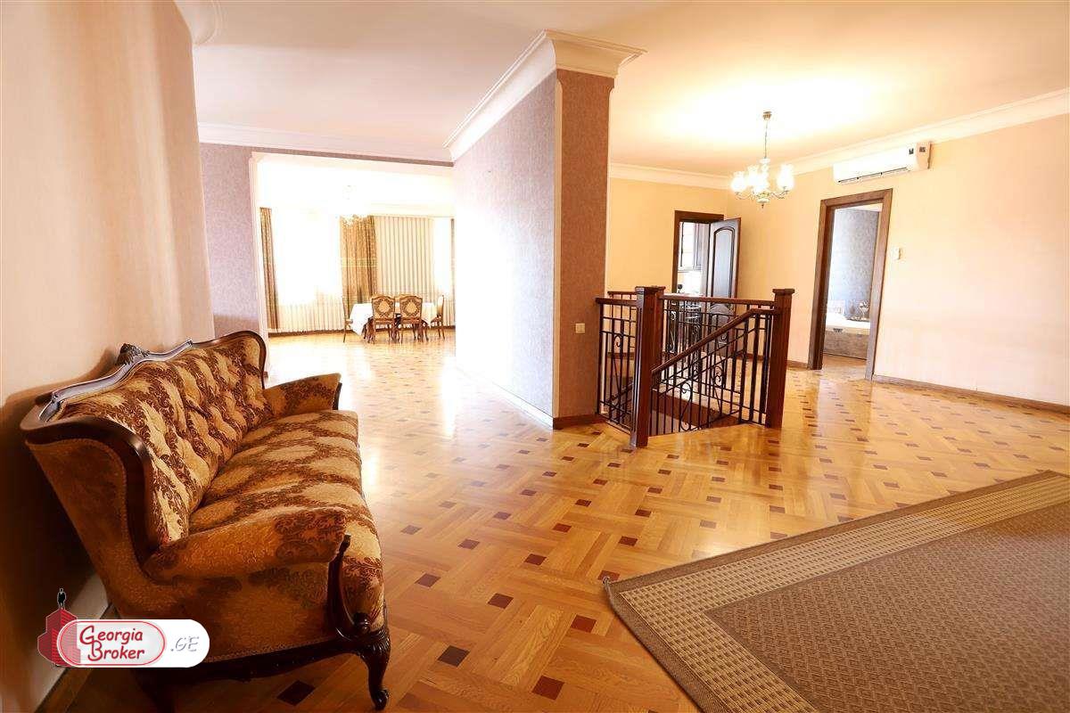 nearly repaired 6-room apartment for sale