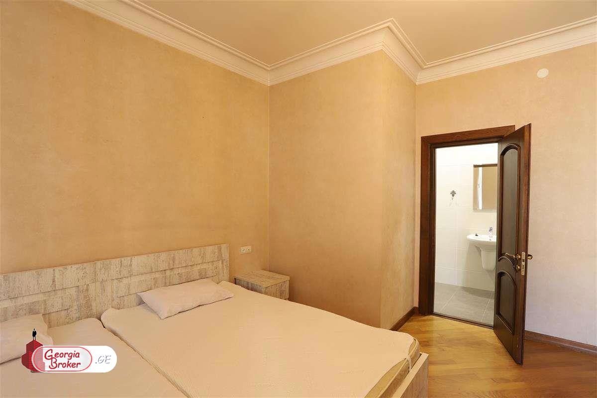 nearly repaired 6-room apartment for sale