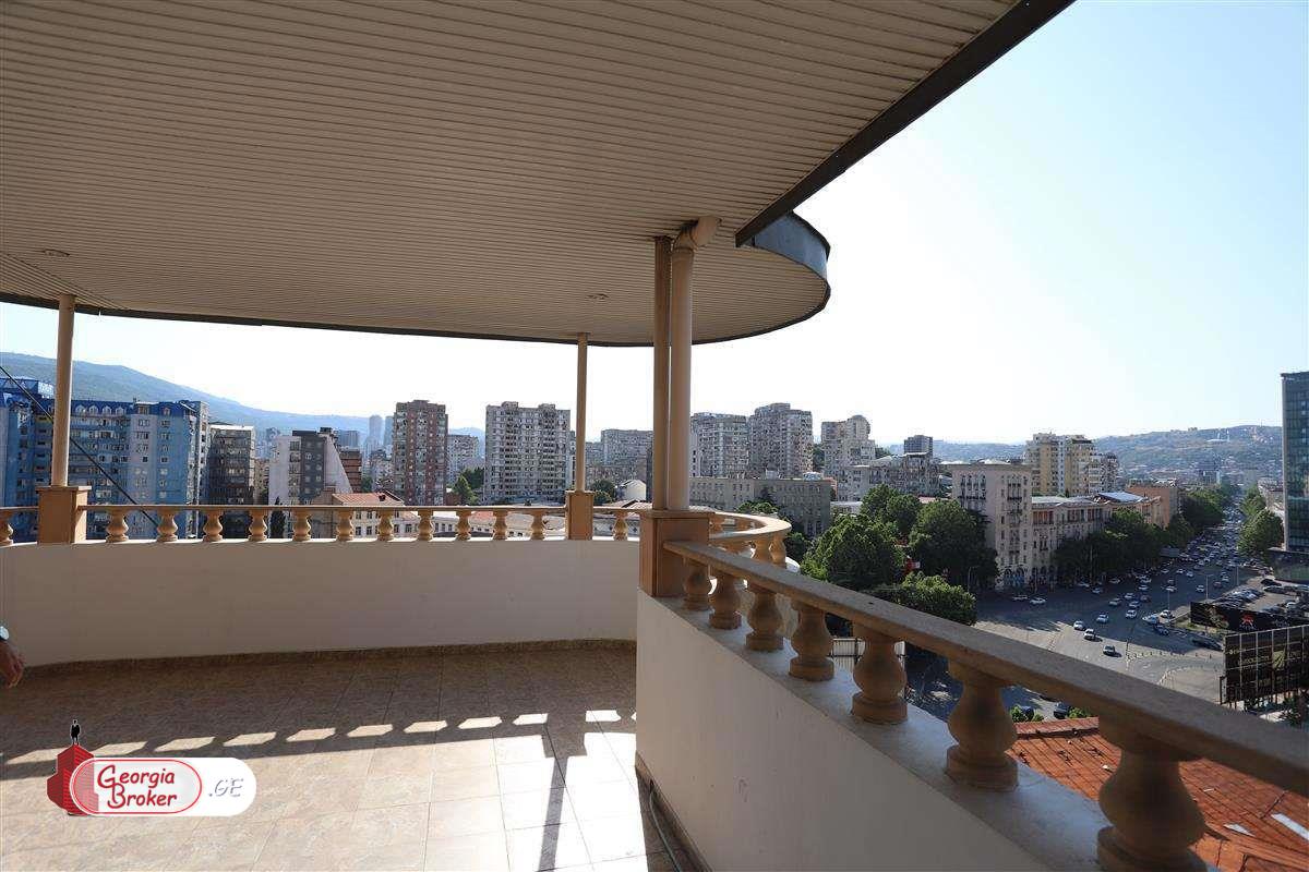 nearly repaired 6-room apartment for sale