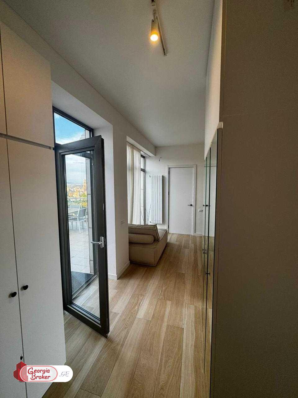 იყიდება ახალი გარემონტებული 2 ოთახიანი ბინა