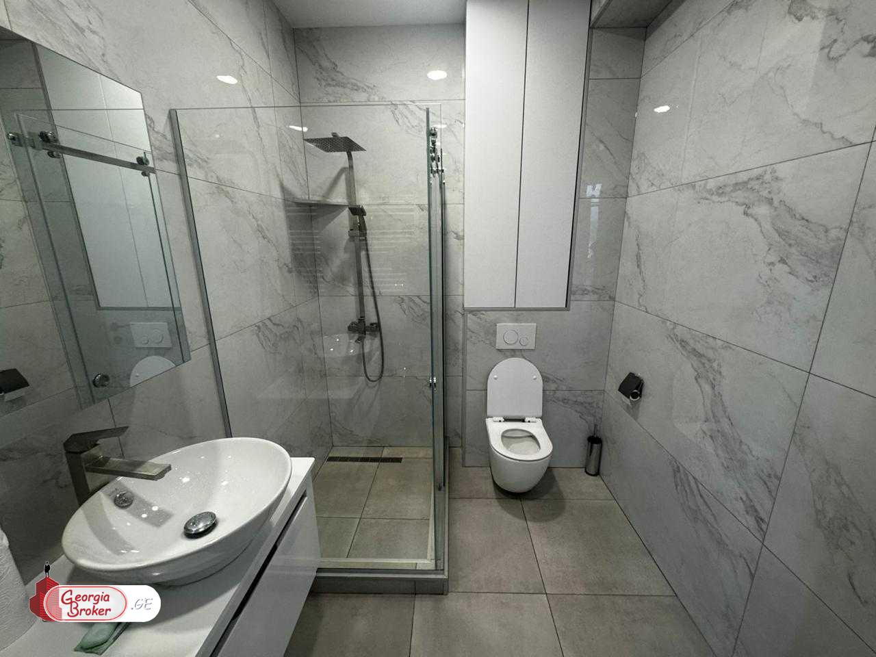 იყიდება ახალი გარემონტებული 2 ოთახიანი ბინა