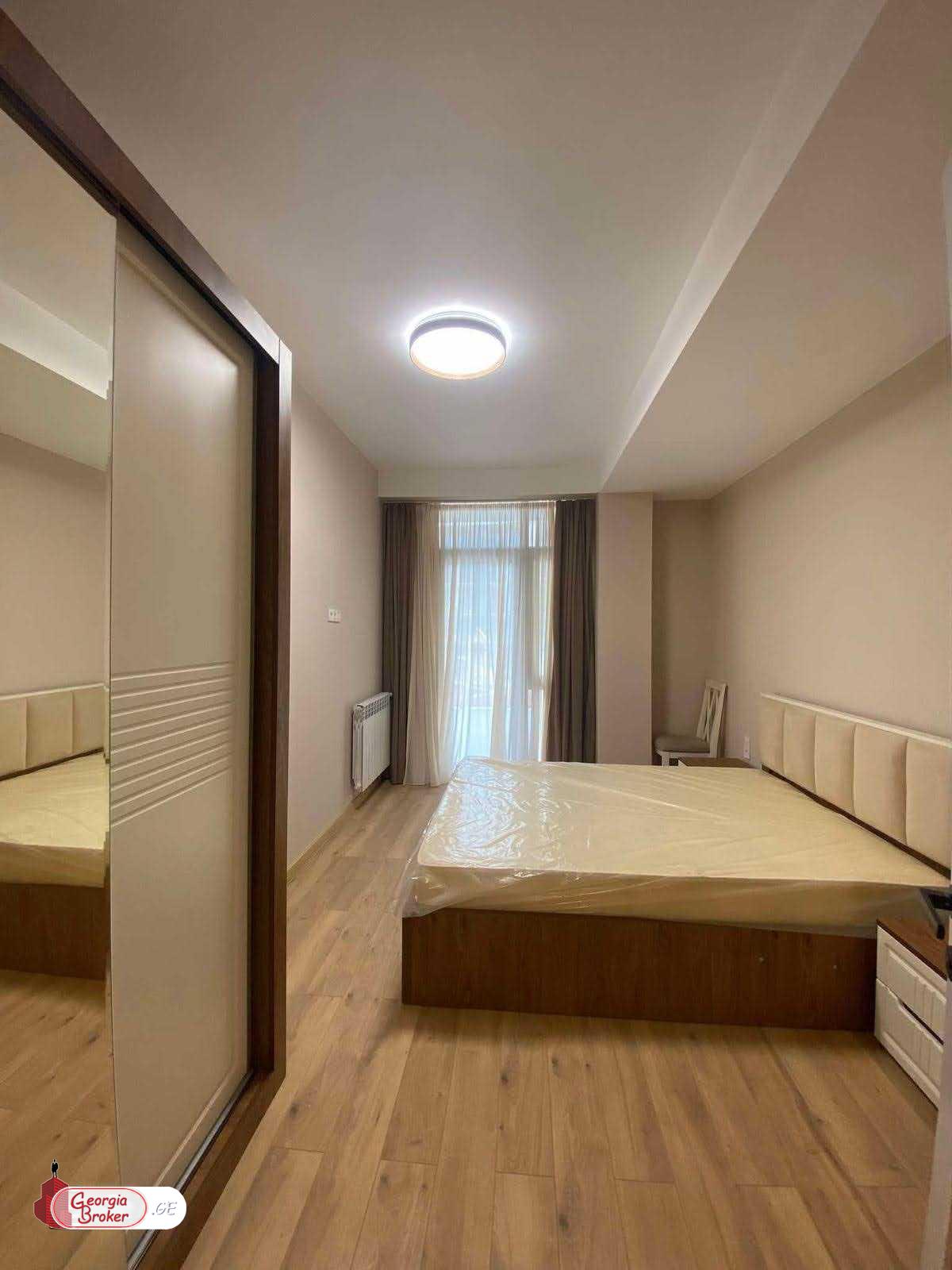 продается квартира с новым ремонтом 3-комнаты