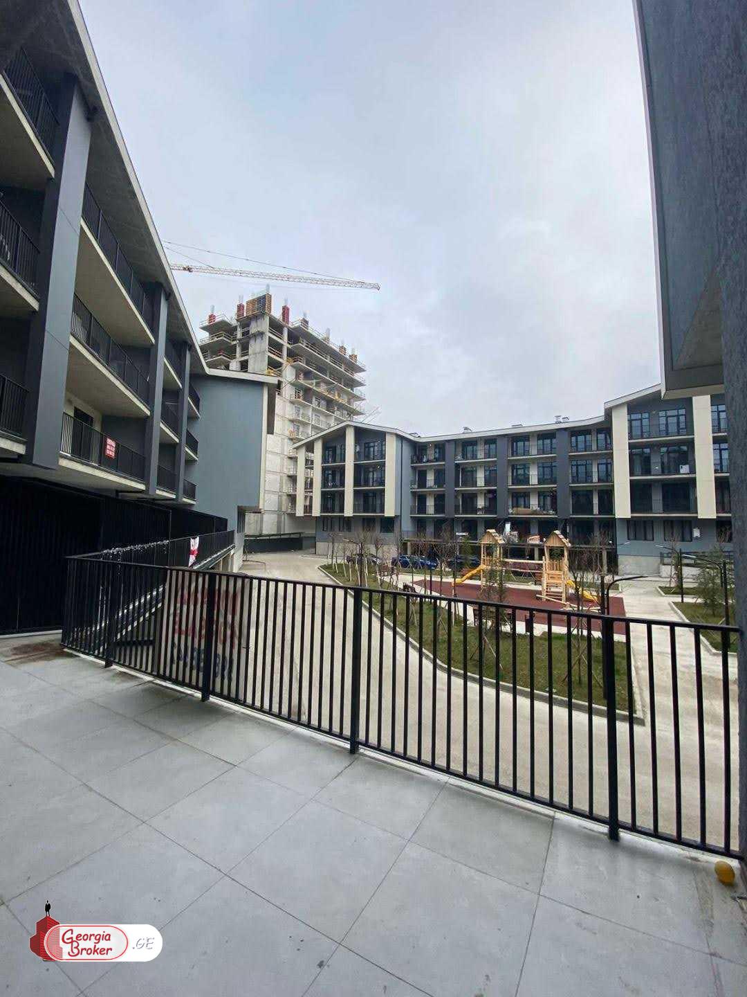 продается квартира с новым ремонтом 3-комнаты