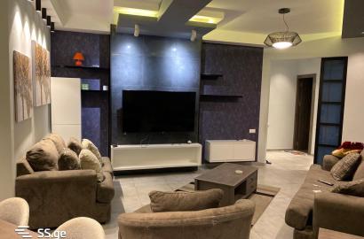 продается квартира с новым ремонтом 5-комнат