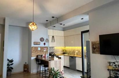 продается квартира с новым ремонтом 4-комнаты