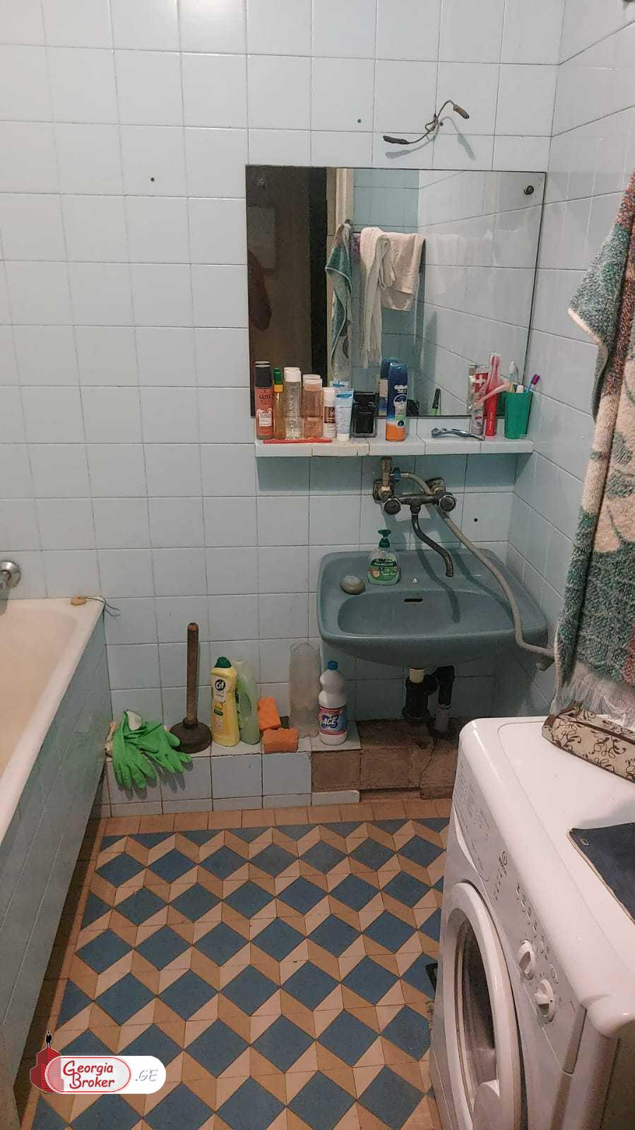 продается квартира с новым ремонтом 6-комнат