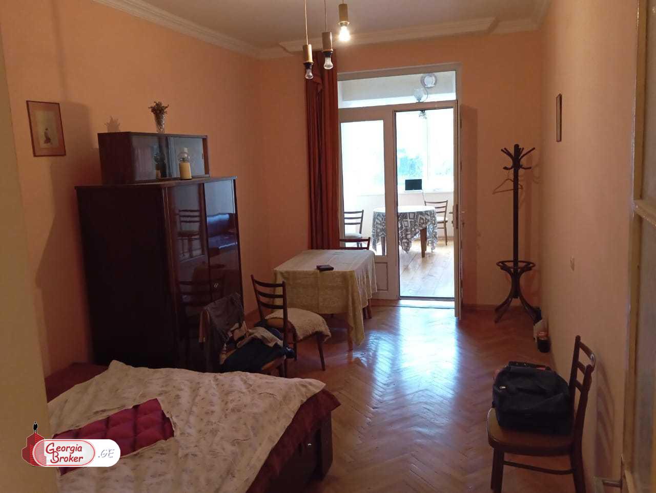 продается квартира с новым ремонтом 6-комнат