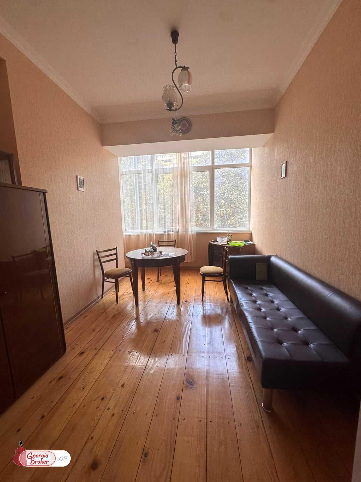 продается квартира с новым ремонтом 6-комнат